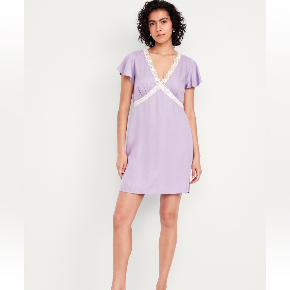 Old Navy Crepe v neck Lavender Lace Trim mini Dress